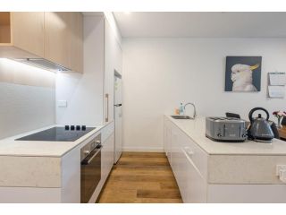 Elegant 2BR Apartment Pet & Child Friendly - FAST WIFI Apartment, Liverpool - 3