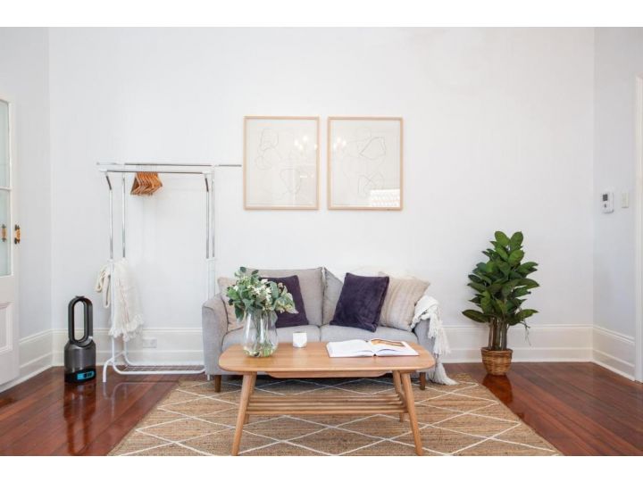 Elegant Studio with Sunny Kitchen 25 min from CBD Apartment, Sydney - imaginea 7