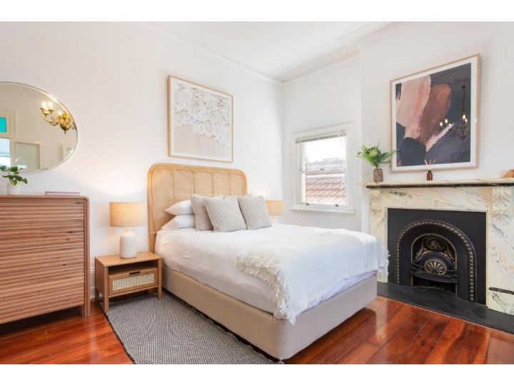 Elegant Studio with Sunny Kitchen 25 min from CBD Apartment, Sydney - imaginea 3