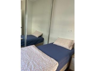 Elwood Gem- 3 Bedroom Apartment Apartment, Melbourne - 5