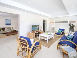 Emerald - coastal walk, swimming pool, pet friendly Guest house, Kiama - 1