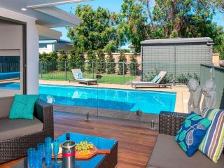 Emerald - coastal walk, swimming pool, pet friendly Guest house, Kiama - 2