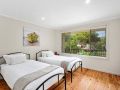 Modern Family Beach House with Outdoor Deck & BBQ Guest house, Terrigal - thumb 5