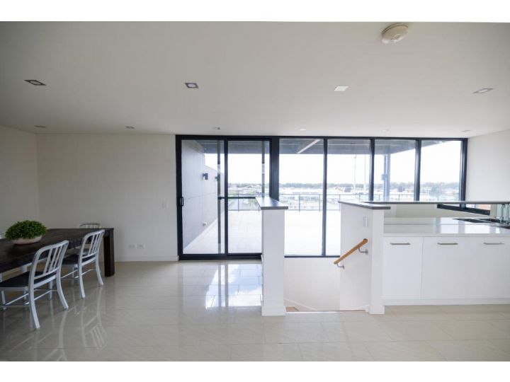 Enjoy Penthouse Living in the CBD! Sleeps 8! Apartment, Wagga Wagga - imaginea 20