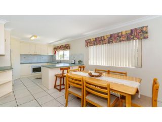 Enjoy the sea breezes from the balcony - Boyd St, Woorim Guest house, Woorim - 3