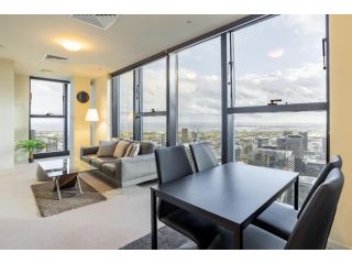 Entire 2BR Loft in the heart Docklands with BBQ and Pool Apartment, Melbourne - 2