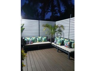 ESCAPE TO 4MILE Guest house, Port Douglas - 4