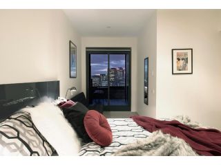 Eureka Tower Apartment, Melbourne - 5