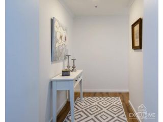 Exclusive Stays - Boulevard Penthouse Apartment, Melbourne - 3