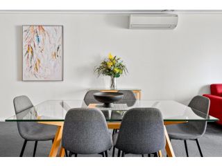 Exclusive Stays - The Summit Apartment, Melbourne - 1