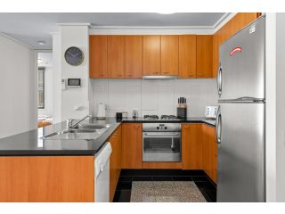 Exclusive Stays - The Summit Apartment, Melbourne - 4