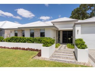 Fairway Flair-golf green outlook Guest house, Dunsborough - 1