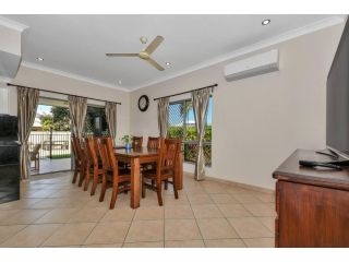 Family home with massive pool Villa, Northern Territory - 1