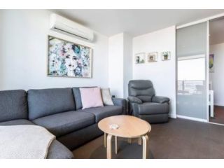 Fantastic views, 2 b/r, 2 bath with all new furniture Apartment, Melbourne - 2