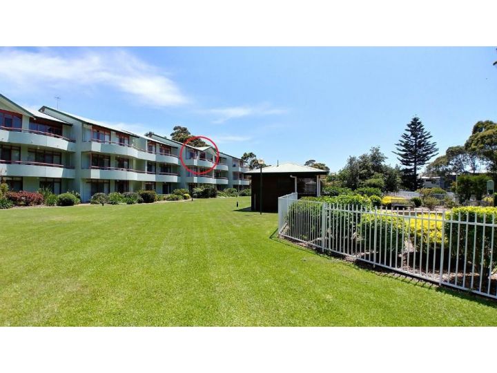 Fathoms 18 with pool Guest house, Mollymook - imaginea 3
