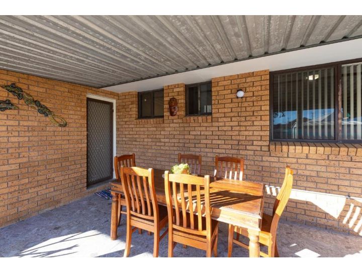 Flora Parade 6 Guest house, Tuncurry - imaginea 16