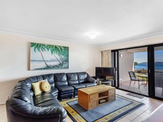 Florentine, Unit 2/11 Columbia Close Apartment, Nelson Bay - 4