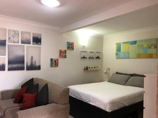 Frenchs Forest Studio Apartment - tranquil bush setting, pet friendly Apartment, New South Wales - 2