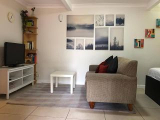 Frenchs Forest Studio Apartment - tranquil bush setting, pet friendly Apartment, New South Wales - 4