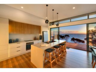 Freycinet Coastal Retreat Guest house, Coles Bay - 1