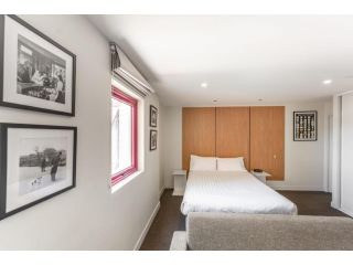 Fully equipped Stylish 1BR unit with WIFI Apartment, Melbourne - 5