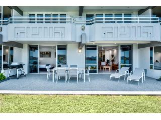 Fully Renovated Frangipani Beach Front Apartments Apartment, Hamilton Island - 3