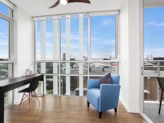 As the Sun Sets - Modern and Spacious 2BR Zetland Apartment Facing the Setting Sun Apartment, Sydney - 3