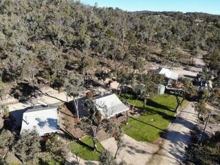 Glen Lough Cabins Chalet, Queensland - 4