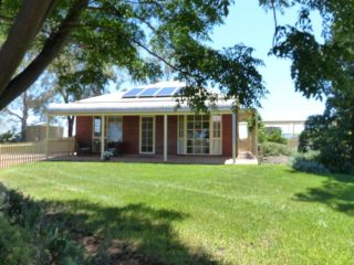 Glenbar cottage Yelta Guest house, Mildura - 4