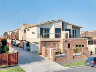 McKillop Geelong by Gold Star Stays Apartment, Geelong - 1