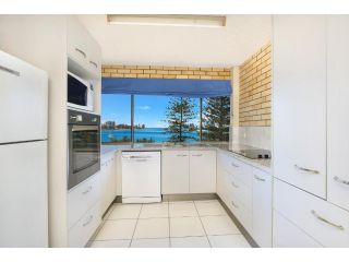 Golden Shores U8, 21 Landsborough Parade Apartment, Caloundra - 3