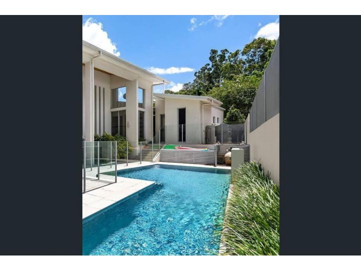 4 bedroom 4 bathrooms with a pool Guest house, Gold Coast - imaginea 8