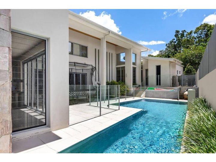 4 bedroom 4 bathrooms with a pool Guest house, Gold Coast - imaginea 2