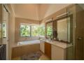 4 bedroom 4 bathrooms with a pool Guest house, Gold Coast - thumb 9