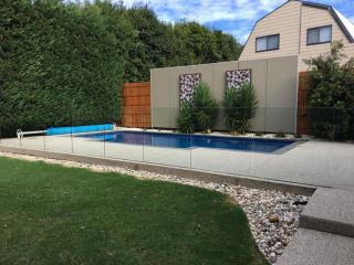 Grand Escape McKenzie - solar heated Pool, WiFi, Netflix, 5 bdrm, 4bthrm Guest house, Cowes - 3