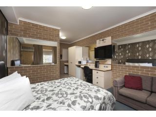 Grand Manor Motor Inn Hotel, Queanbeyan - 3