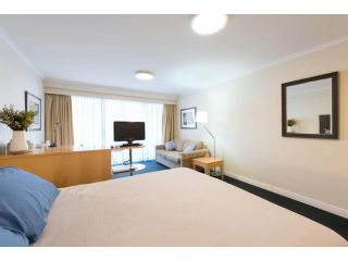 Grande Esplanade Studio Apartment, Sydney - 3