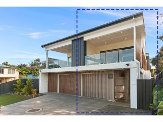 Grandview Villa Kingscliff - Oceanview Tri-level Villa by uHoliday Villa, Kingscliff - 2