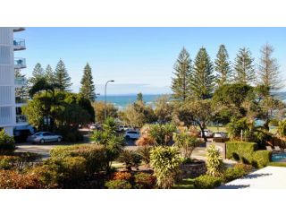 Great Views, Ultimate Comfort and Top Location! Guest house, Caloundra - 4