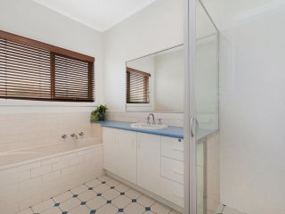 GUILDFORD COTTAGE Guest house, Port Fairy - 1