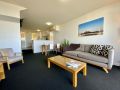 Harbour View Apartment 2BR Magical Water Views Apartment, Fremantle - thumb 4