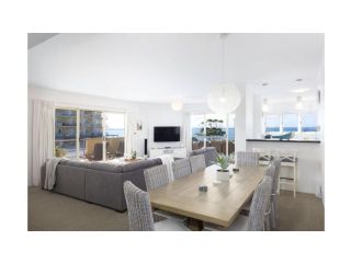 Heart and Shoal Apartment, Shoal Bay - 3