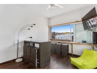 Heritage Building Penthouse Apartment Apartment, Hobart - 5