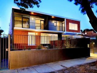 Hidden Gem at Caulfield Park Apartment, Melbourne - 1