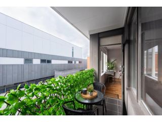 Hidden Gem at Caulfield Park Apartment, Melbourne - 4