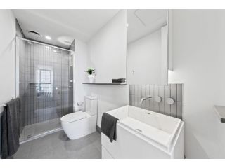 High-Floor, Luxury Living 2BR Apt Near Crown Casino with City Views Apartment, Melbourne - 5