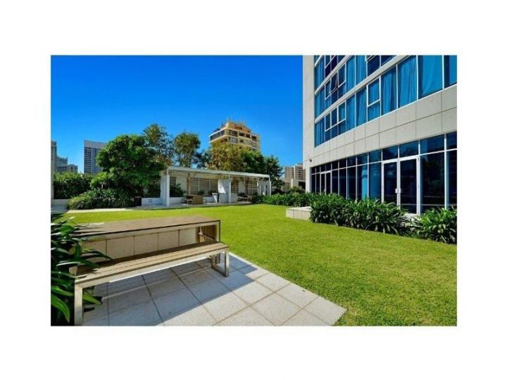 H Star Residences-- Paradise Stayz Apartment, Gold Coast - imaginea 13