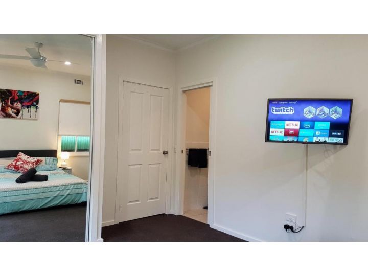 Homely Getaways - Eighth Street Mildura Guest house, Mildura - imaginea 19