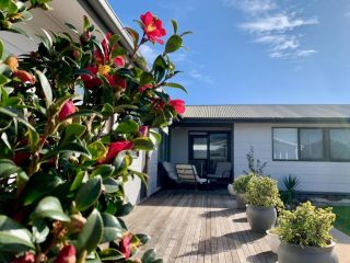 Homely Getaways in Surf Beach - Pet Friendly Guest house, Surf Beach - 2